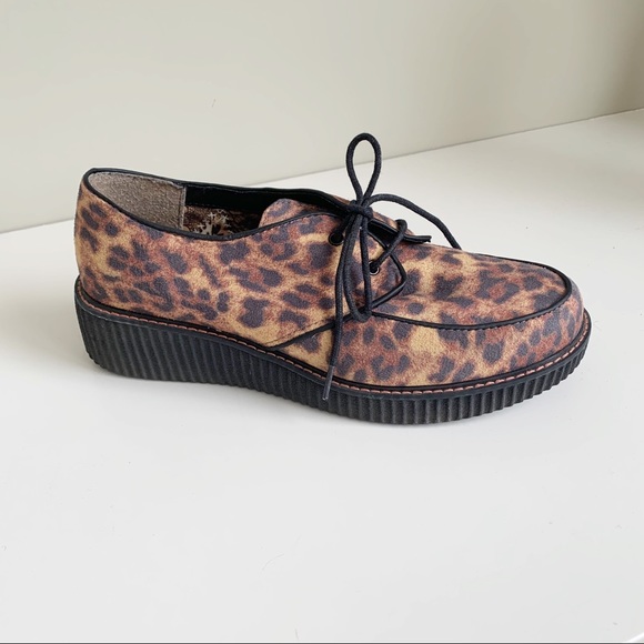 Skechers leopard print lace up creepers size 9